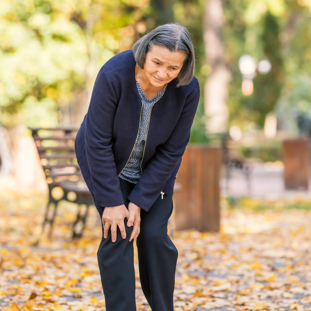 Lady walking with pain from her arthritic knee. Unsure if she is doing the right thing.
